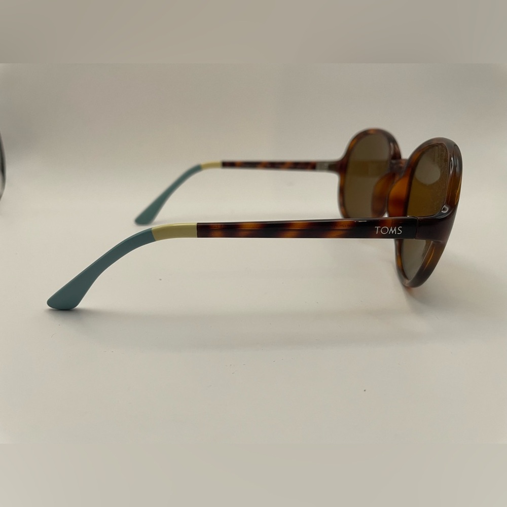 TOMS Sunglasses Classic 201 Gloss Tortoise Amber Lens 100% UVA/UVB Protection. - Picture 2 of 7